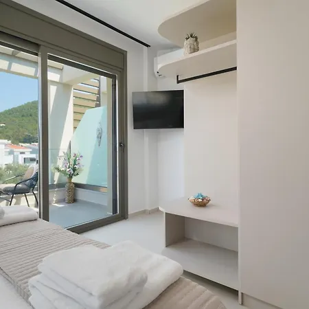 Emily's Daire Skala Rachoni (Thasos)